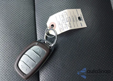 2019 Hyundai Elantra Sport z USA, uszkodzony, nr VIN KMHD04LB3KU864165